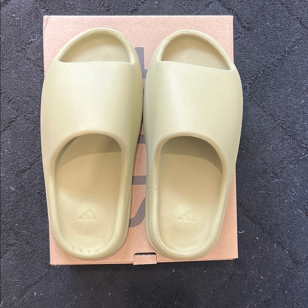 Yeezy slides size 8 Adidas- color Resin Comfortable Slip-On Design